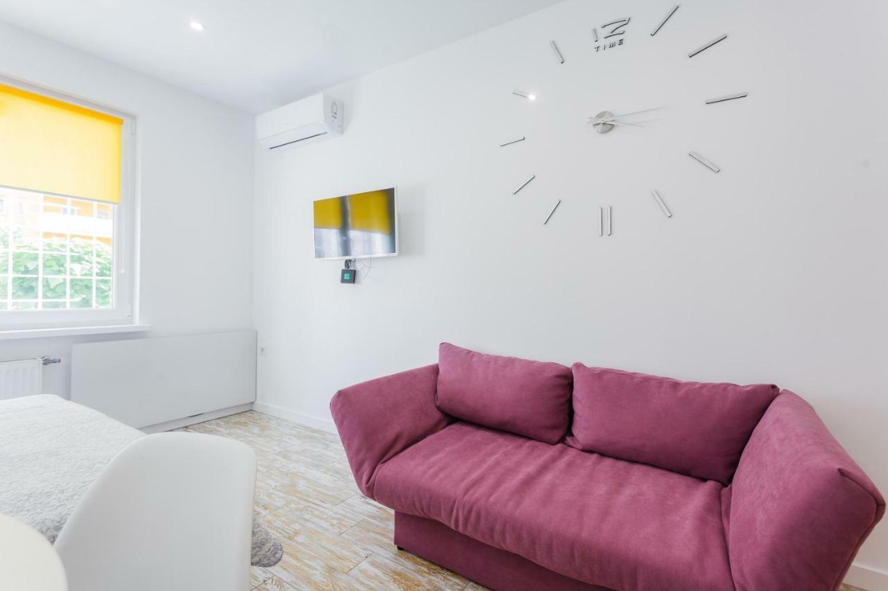 Sunny Apartments On Lomonosova 36 Kiev Ngoại thất bức ảnh